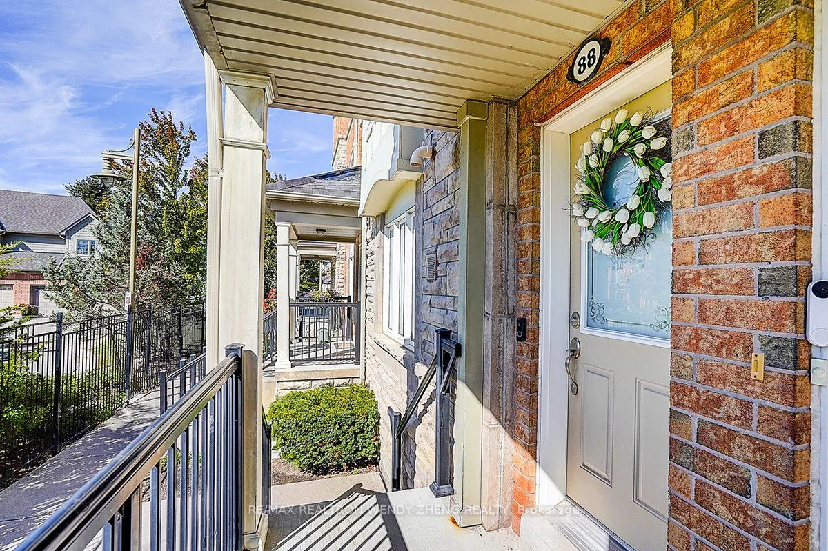 Photo 4 of 88 Louisbourg Way, Markham, Greensborough — HOMEH