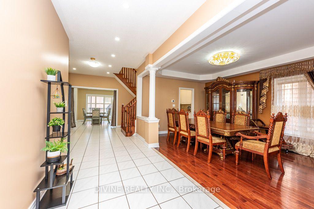 Photo 12 of 4911 Maxine Place, Mississauga, Hurontario — HOMEH