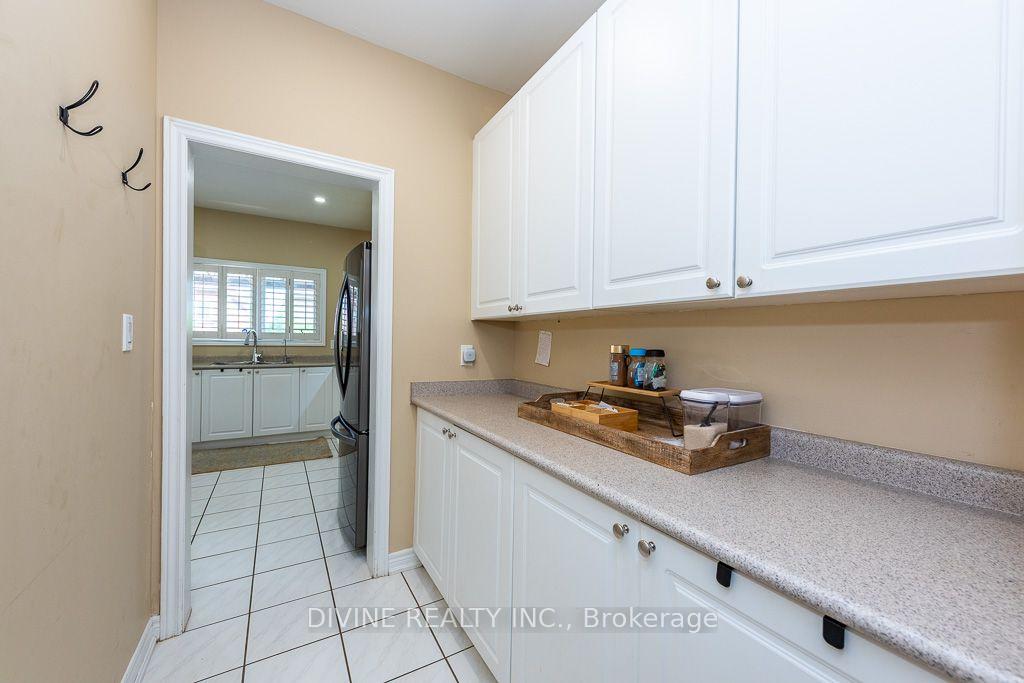 Photo 19 of 4911 Maxine Place, Mississauga, Hurontario — HOMEH