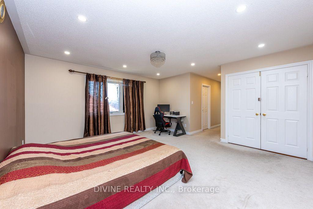 Photo 24 of 4911 Maxine Place, Mississauga, Hurontario — HOMEH