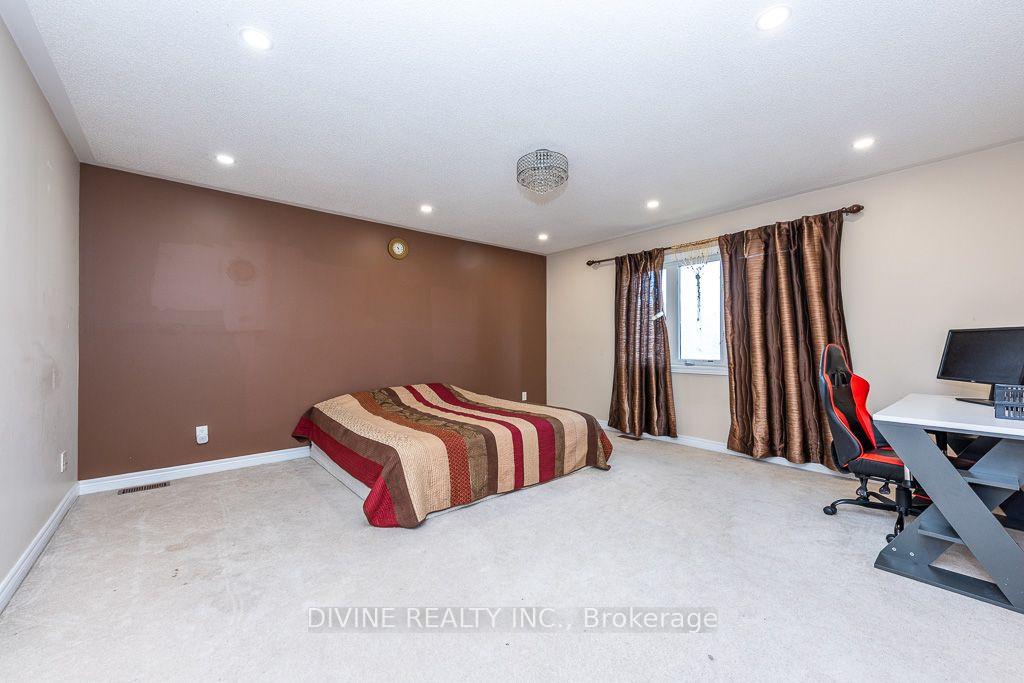 Photo 25 of 4911 Maxine Place, Mississauga, Hurontario — HOMEH