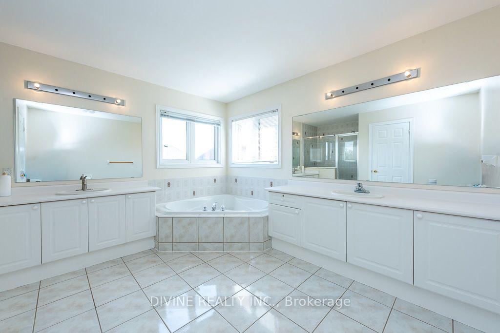 Photo 26 of 4911 Maxine Place, Mississauga, Hurontario — HOMEH