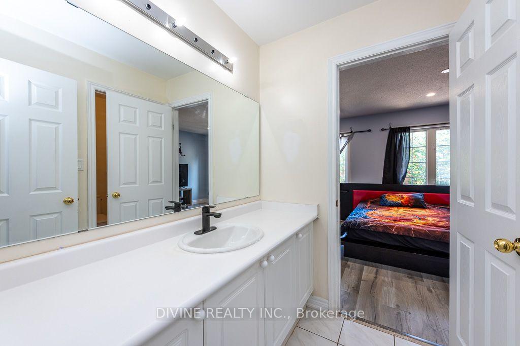 Photo 30 of 4911 Maxine Place, Mississauga, Hurontario — HOMEH