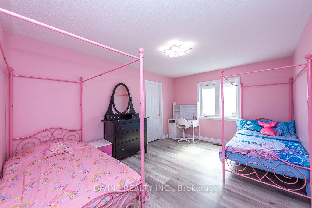 Photo 33 of 4911 Maxine Place, Mississauga, Hurontario — HOMEH