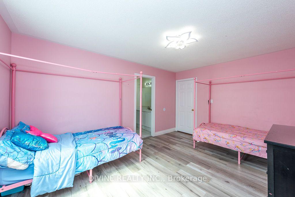 Photo 34 of 4911 Maxine Place, Mississauga, Hurontario — HOMEH