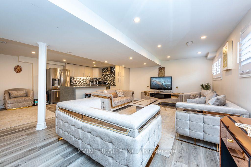 Photo 39 of 4911 Maxine Place, Mississauga, Hurontario — HOMEH