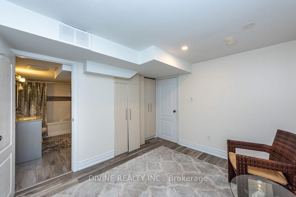 Photo 45 of 4911 Maxine Place, Mississauga, Hurontario — HOMEH