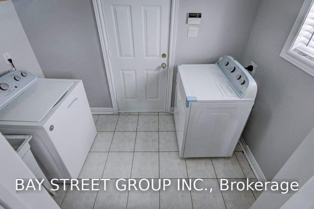 Photo 17 of Unit Upper, 45 Whitewash Way, Brampton, Fletcher's Creek Village — HOMEH