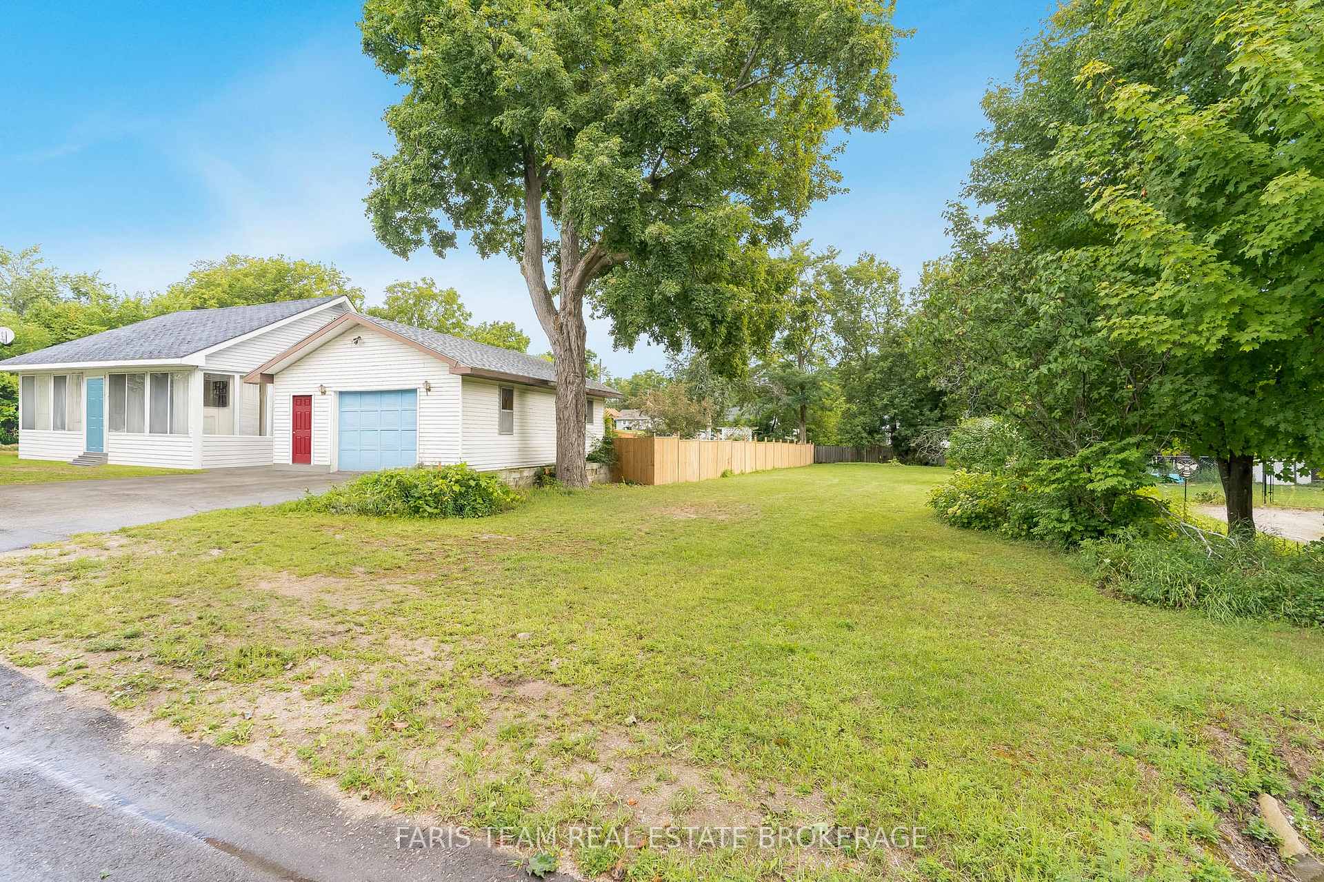 Photo 3 of 305 Ouida Street, Tay, Waubaushene — HOMEH