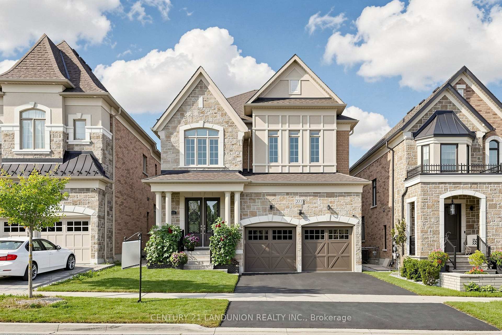 Photo 1 of 211 Touch Gold Crescent, Aurora, Bayview Southeast — HOMEH