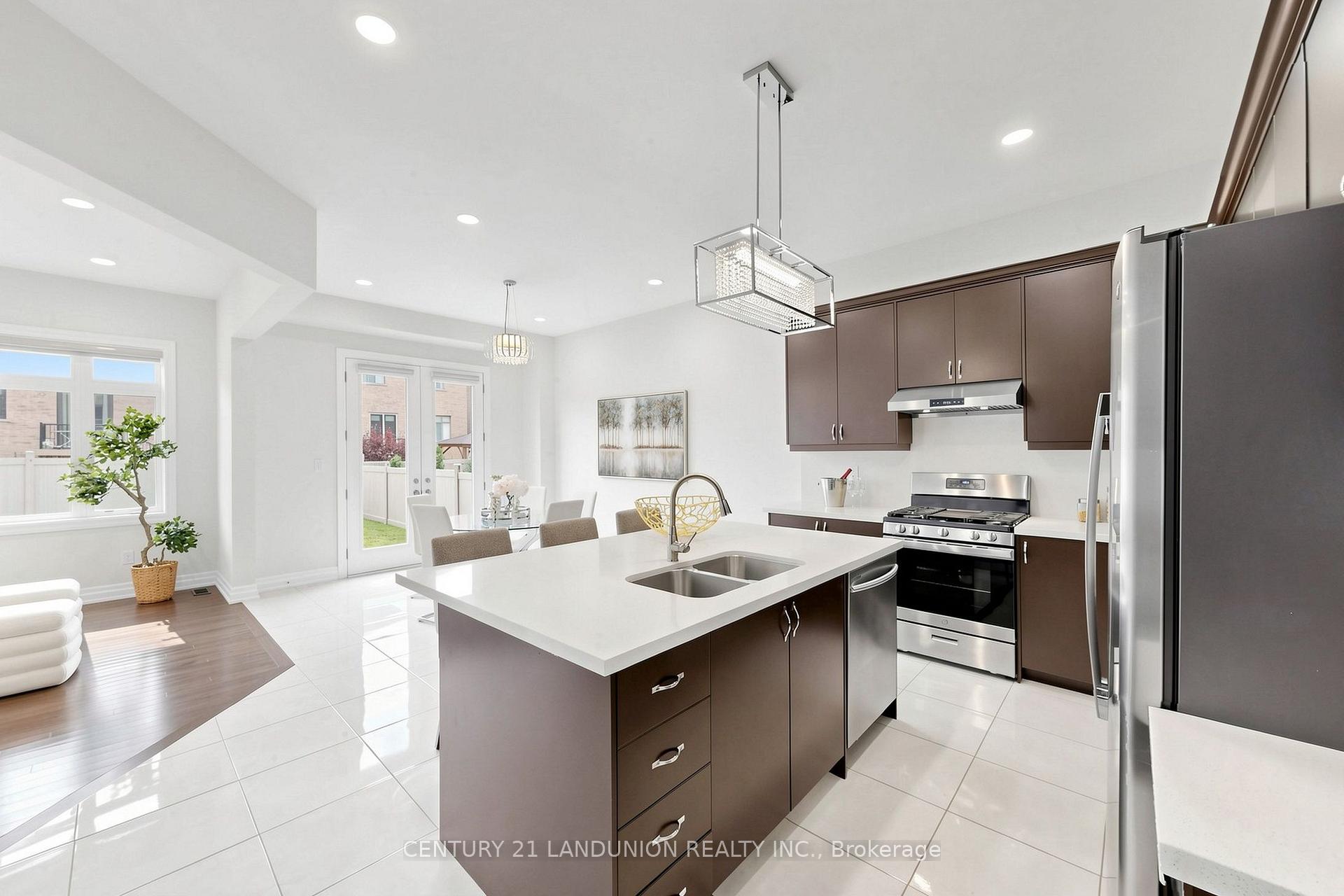 Photo 15 of 211 Touch Gold Crescent, Aurora, Bayview Southeast — HOMEH