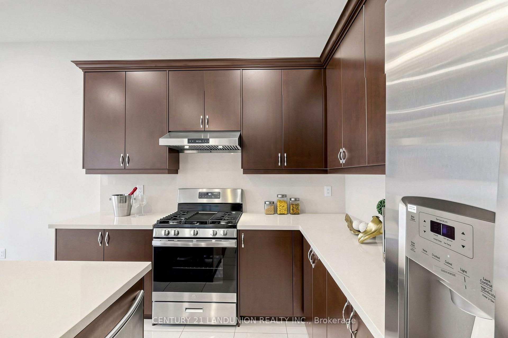 Photo 16 of 211 Touch Gold Crescent, Aurora, Bayview Southeast — HOMEH