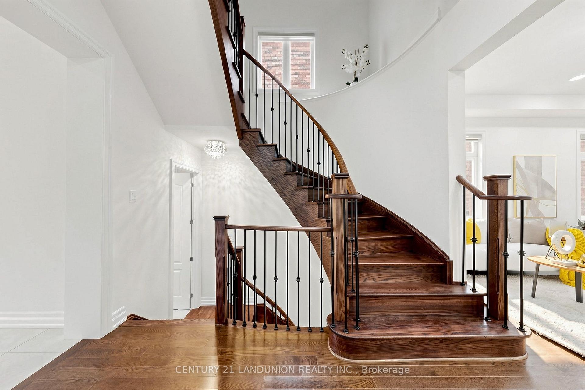 Photo 21 of 211 Touch Gold Crescent, Aurora, Bayview Southeast — HOMEH