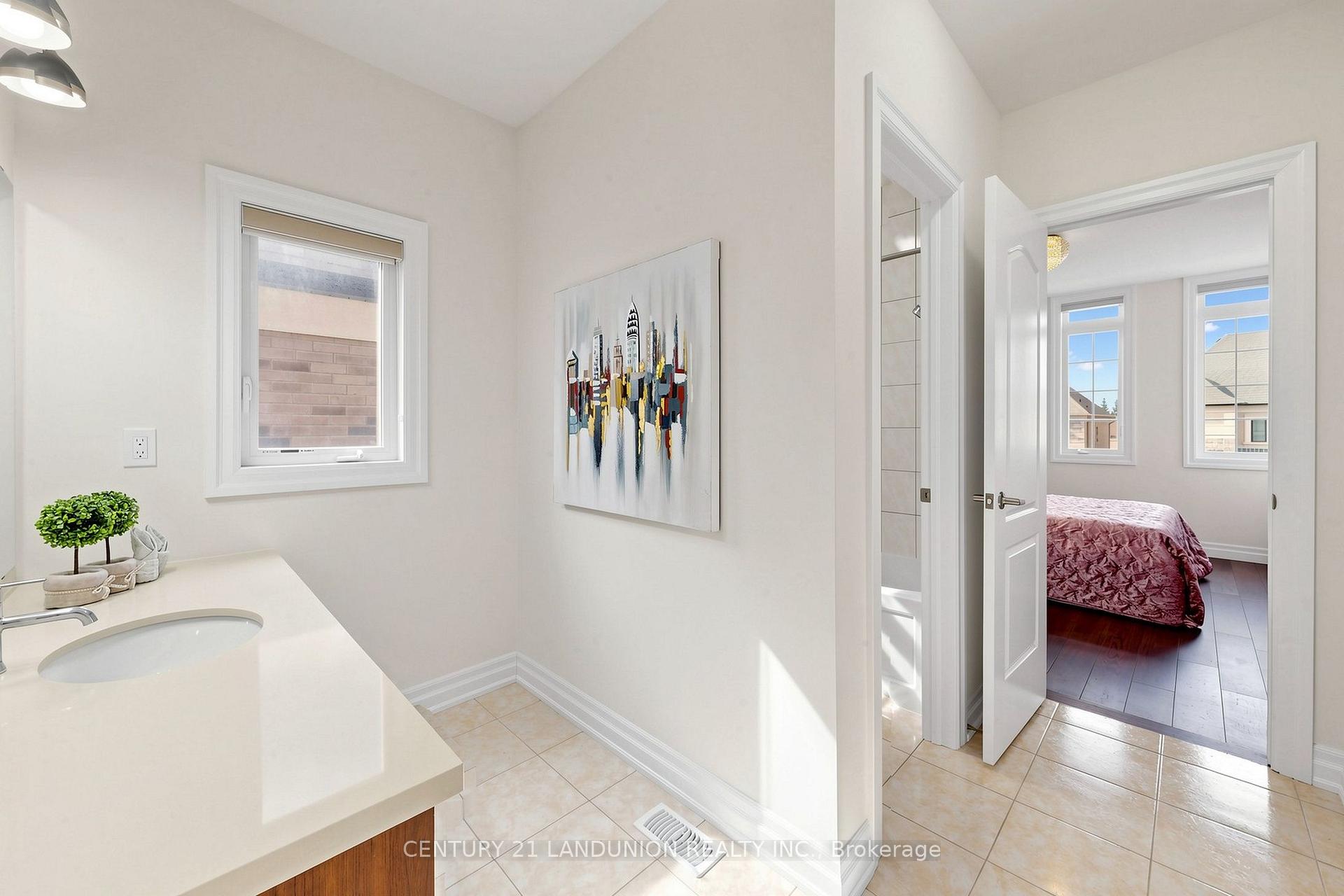 Photo 36 of 211 Touch Gold Crescent, Aurora, Bayview Southeast — HOMEH