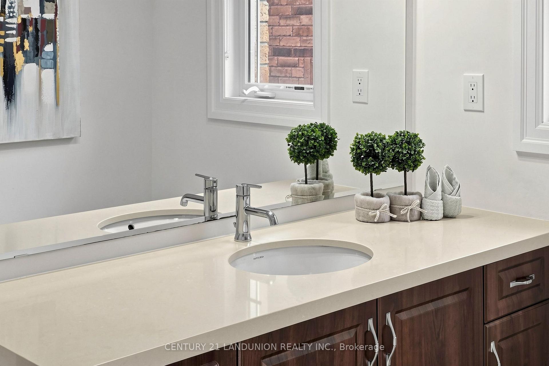 Photo 37 of 211 Touch Gold Crescent, Aurora, Bayview Southeast — HOMEH