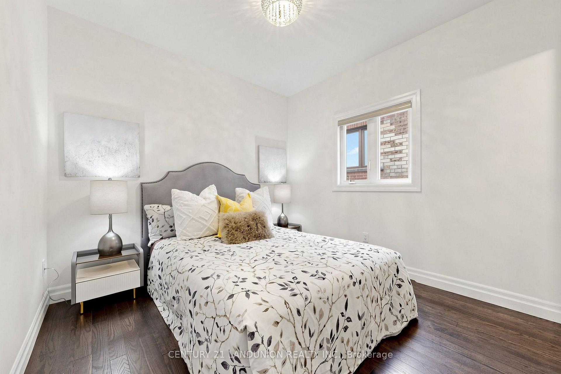Photo 39 of 211 Touch Gold Crescent, Aurora, Bayview Southeast — HOMEH