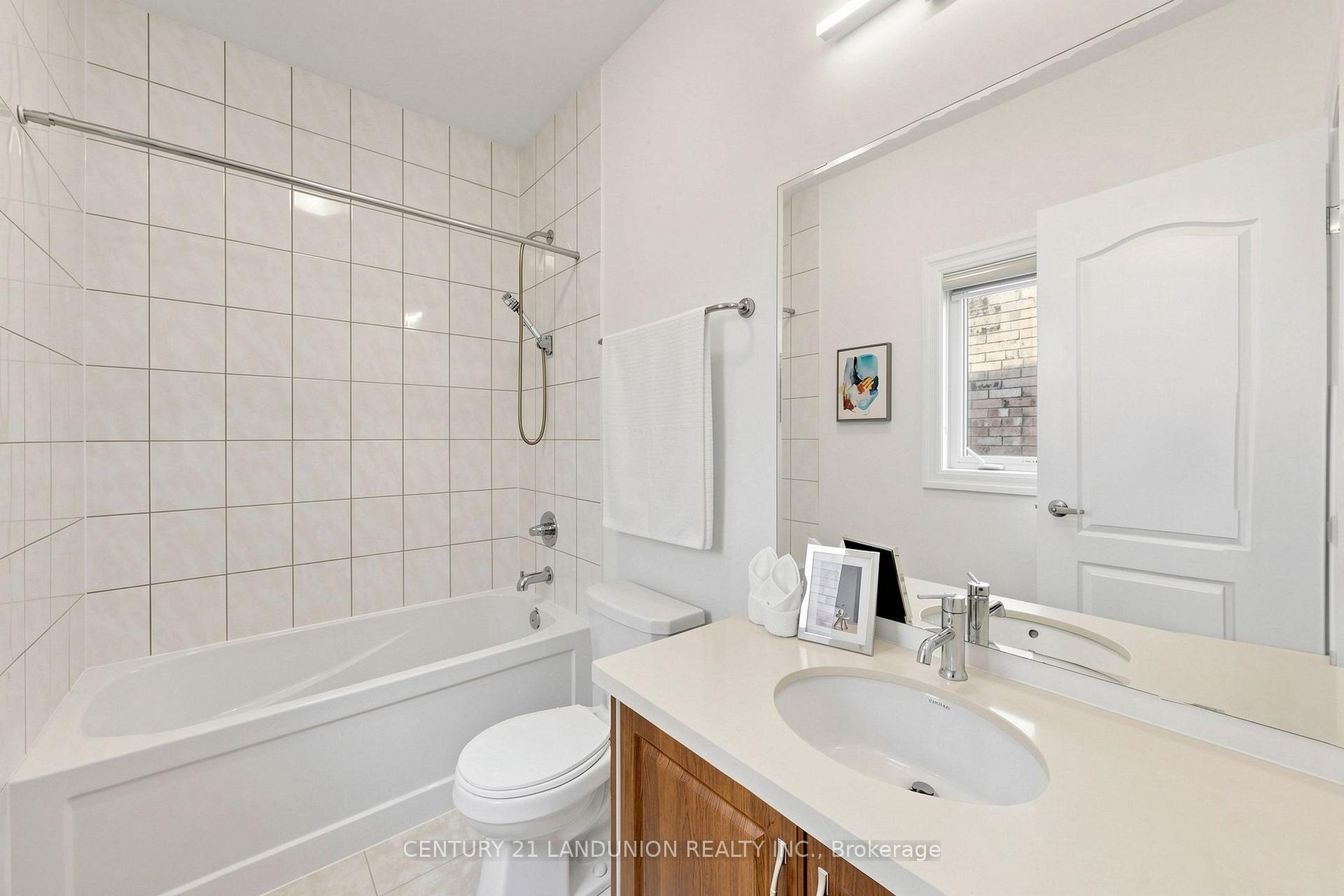 Photo 40 of 211 Touch Gold Crescent, Aurora, Bayview Southeast — HOMEH