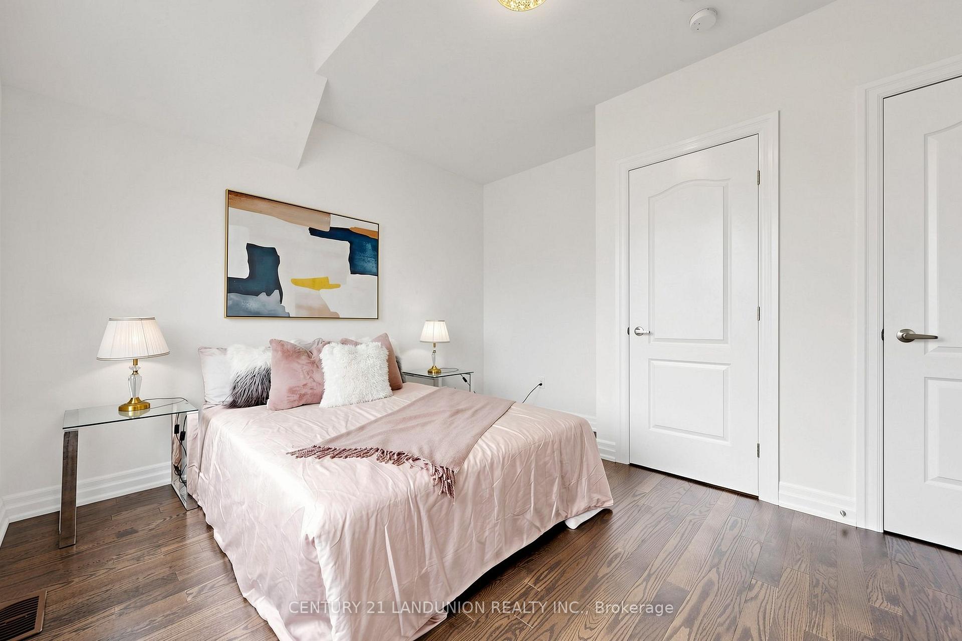 Photo 42 of 211 Touch Gold Crescent, Aurora, Bayview Southeast — HOMEH