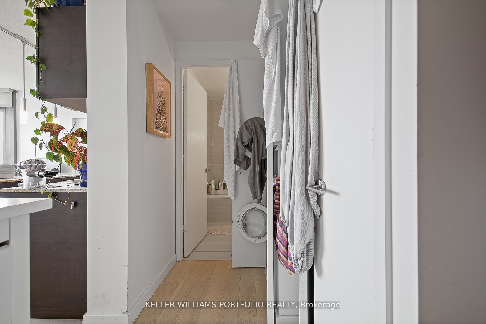 Photo 3 of Unit 2209, 8 Charlotte Street, Toronto, Waterfront Communities — HOMEH