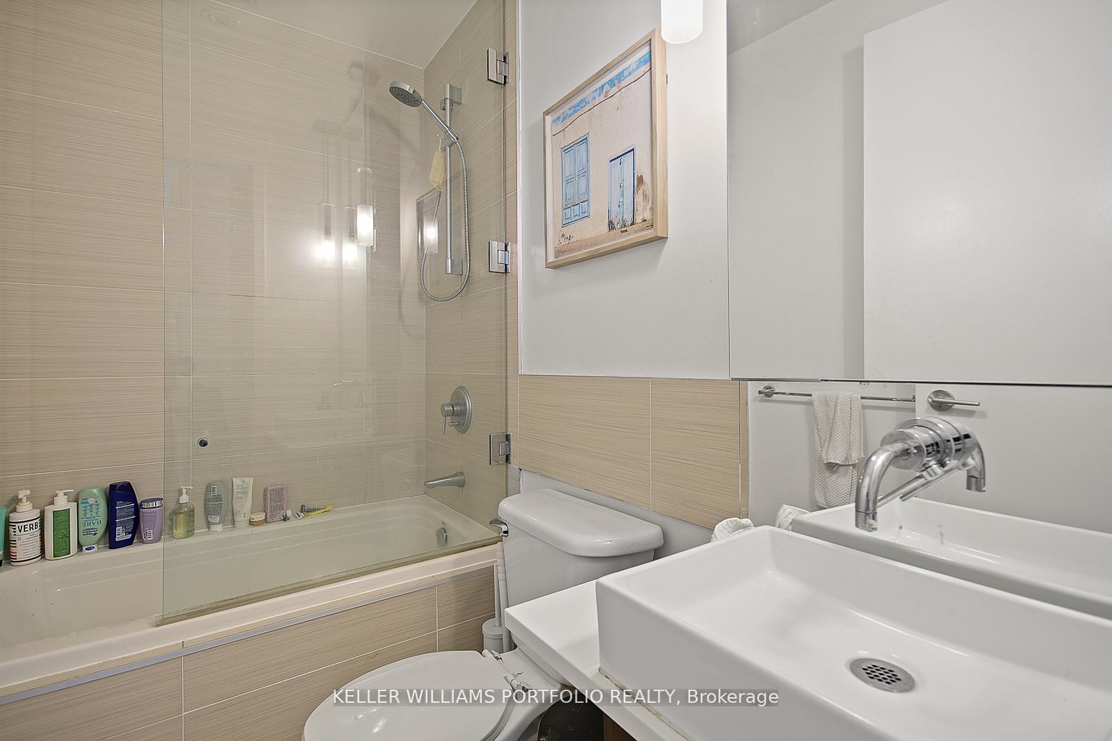 Photo 6 of Unit 2209, 8 Charlotte Street, Toronto, Waterfront Communities — HOMEH