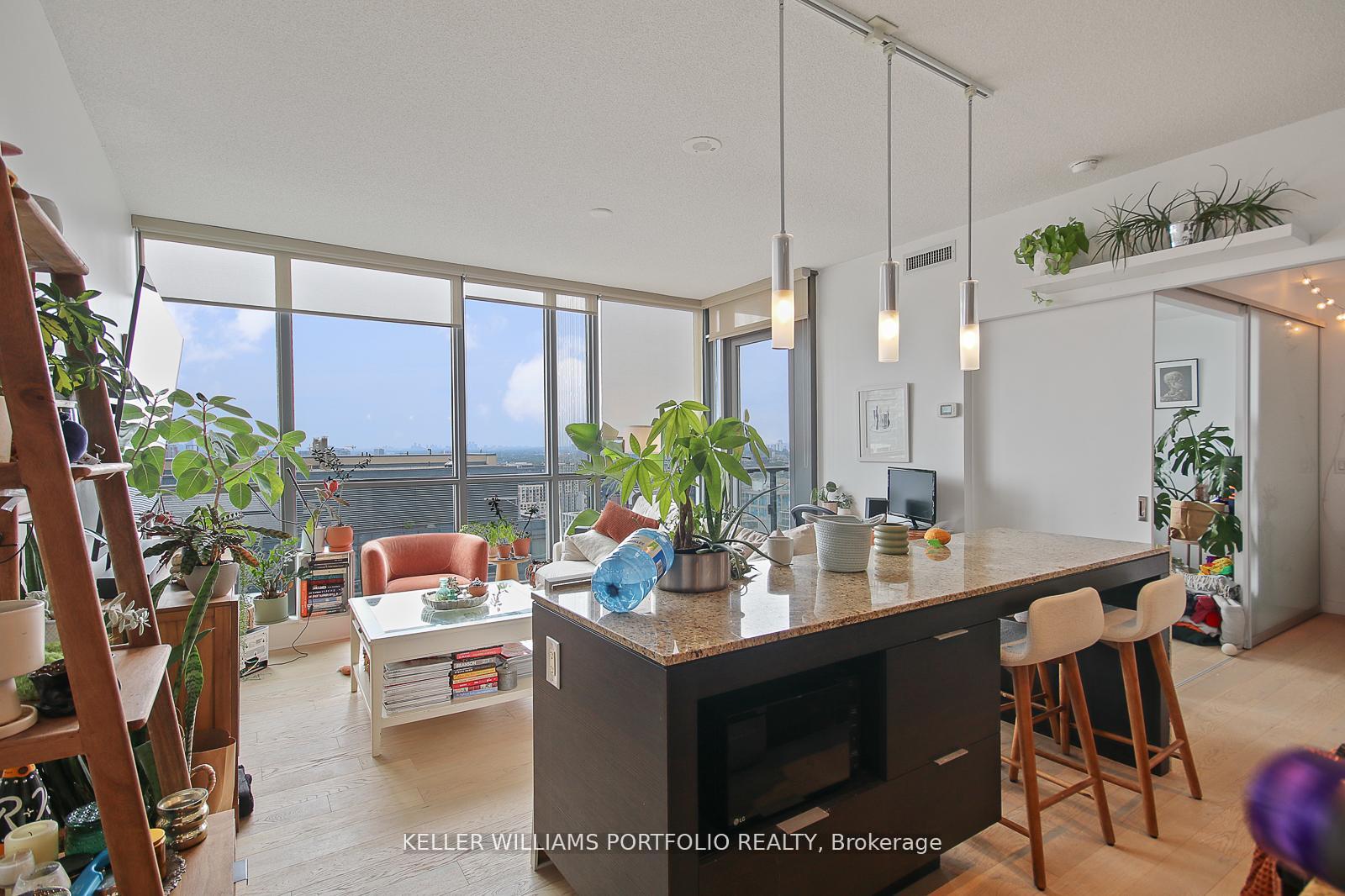 Photo 7 of Unit 2209, 8 Charlotte Street, Toronto, Waterfront Communities — HOMEH
