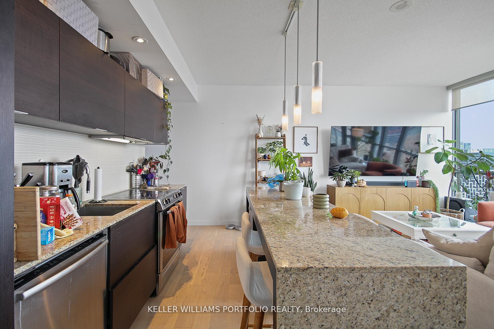 Photo 10 of Unit 2209, 8 Charlotte Street, Toronto, Waterfront Communities — HOMEH
