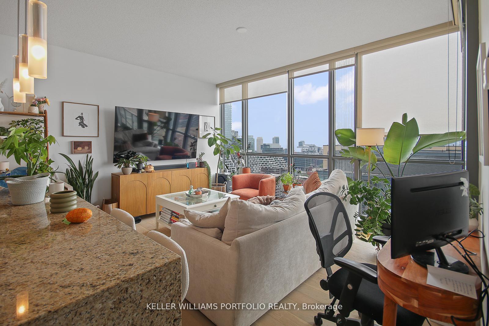 Photo 11 of Unit 2209, 8 Charlotte Street, Toronto, Waterfront Communities — HOMEH