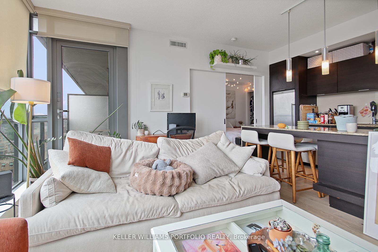 Photo 15 of Unit 2209, 8 Charlotte Street, Toronto, Waterfront Communities — HOMEH