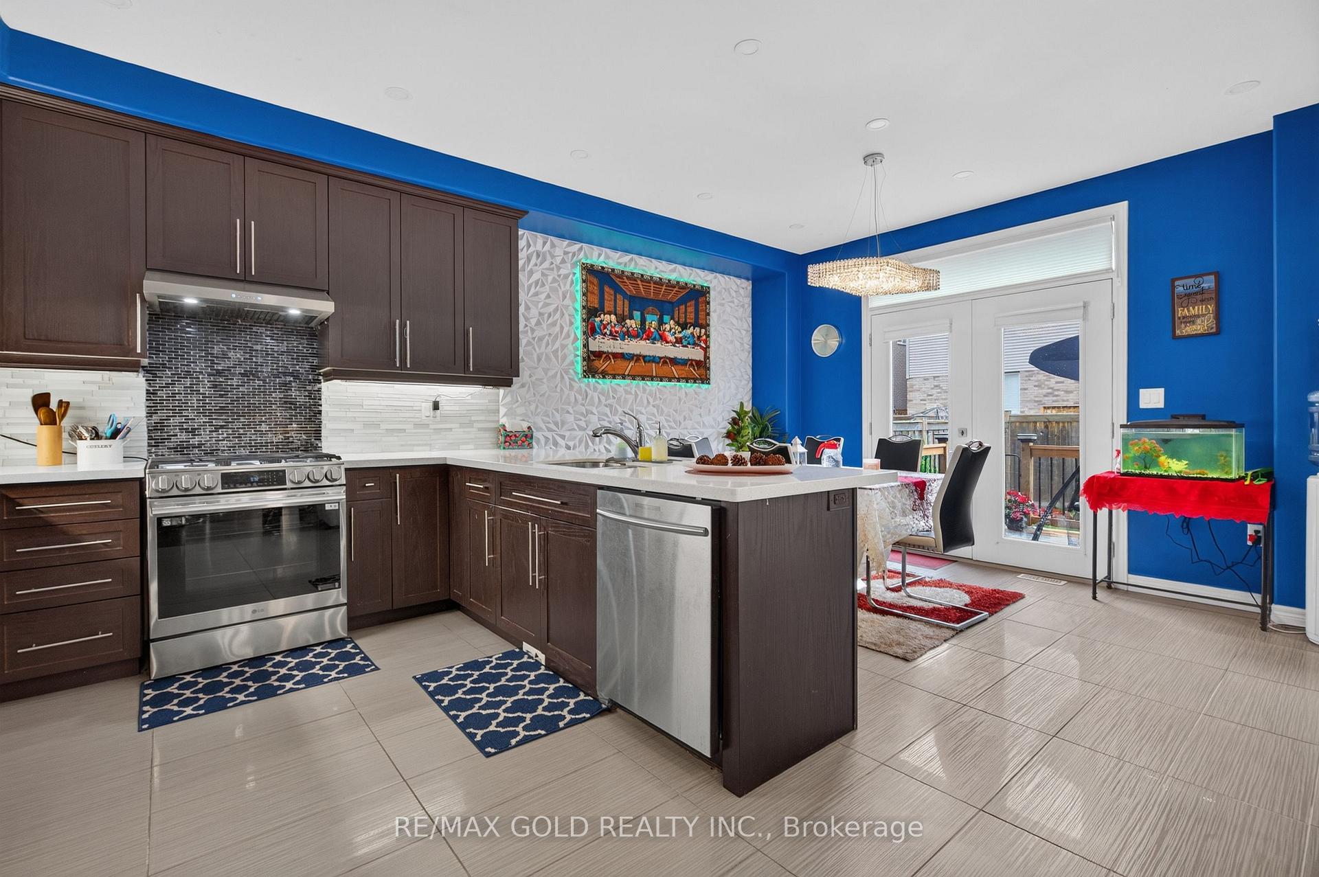 Photo 15 of 56 Chamomile Drive, Hamilton, Eleanor — HOMEH
