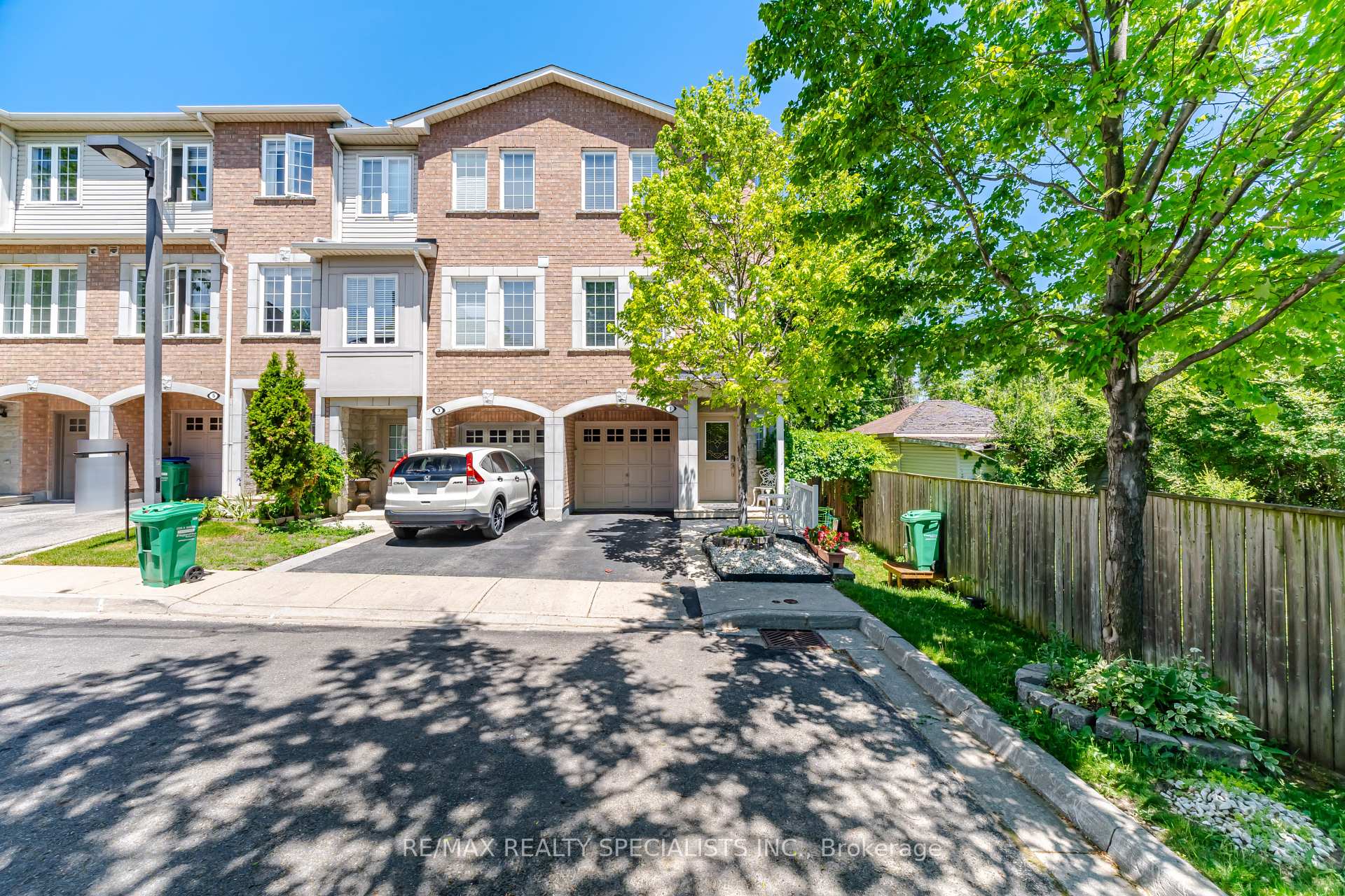 Photo 1 of Unit 1, 3071 Treadwells Drive, Mississauga, Applewood — HOMEH