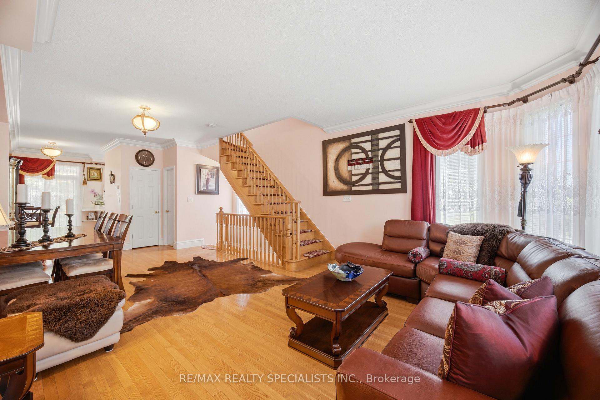 Photo 9 of Unit 1, 3071 Treadwells Drive, Mississauga, Applewood — HOMEH