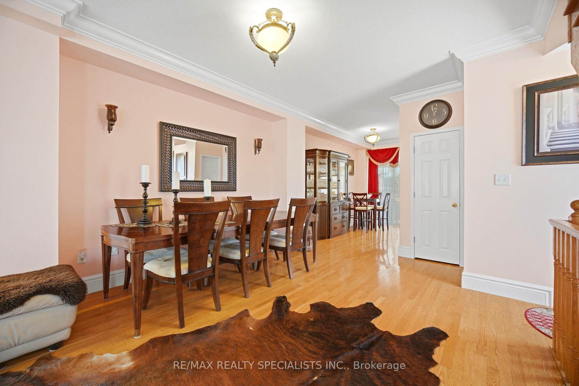 Photo 10 of Unit 1, 3071 Treadwells Drive, Mississauga, Applewood — HOMEH