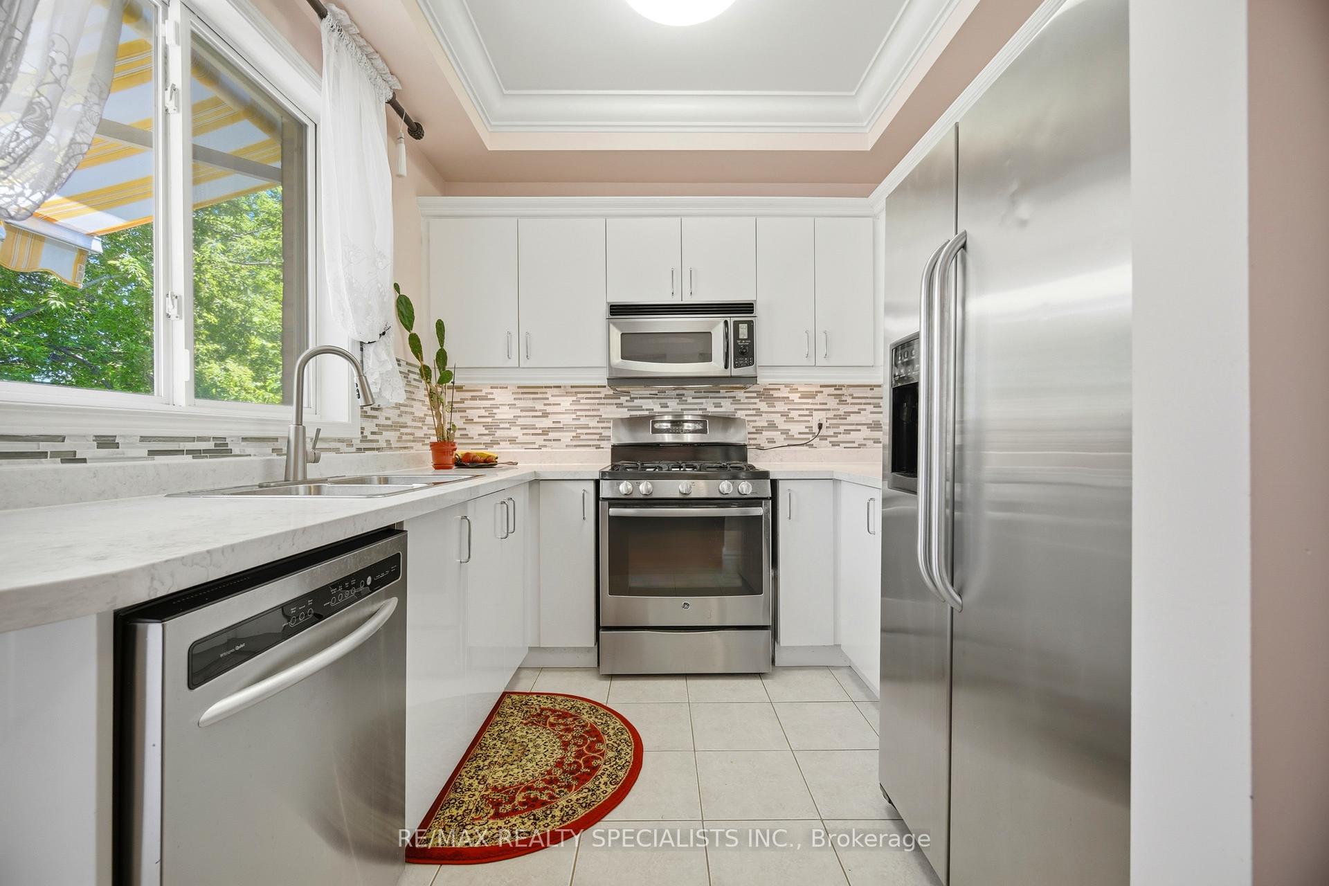 Photo 14 of Unit 1, 3071 Treadwells Drive, Mississauga, Applewood — HOMEH