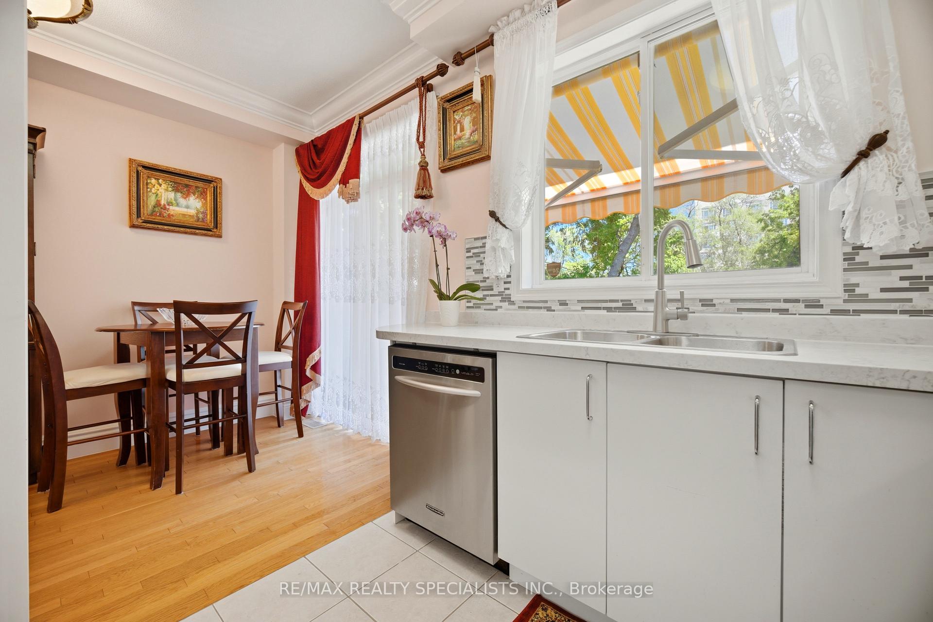 Photo 16 of Unit 1, 3071 Treadwells Drive, Mississauga, Applewood — HOMEH