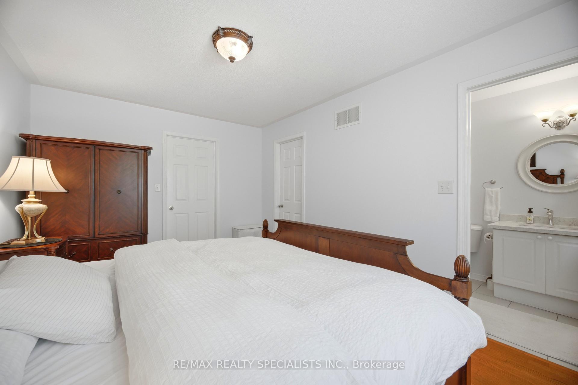 Photo 23 of Unit 1, 3071 Treadwells Drive, Mississauga, Applewood — HOMEH