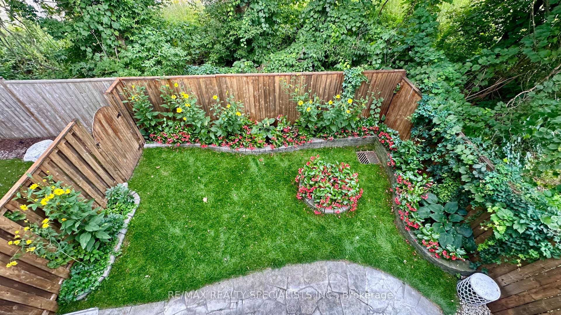 Photo 38 of Unit 1, 3071 Treadwells Drive, Mississauga, Applewood — HOMEH