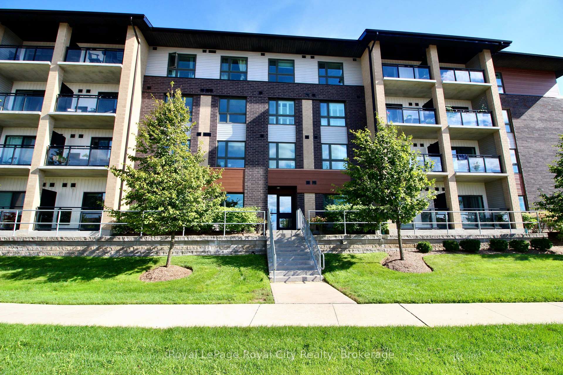 Photo 1 of 17 Kay Crescent, Guelph, Pineridge/Westminster Woods — HOMEH