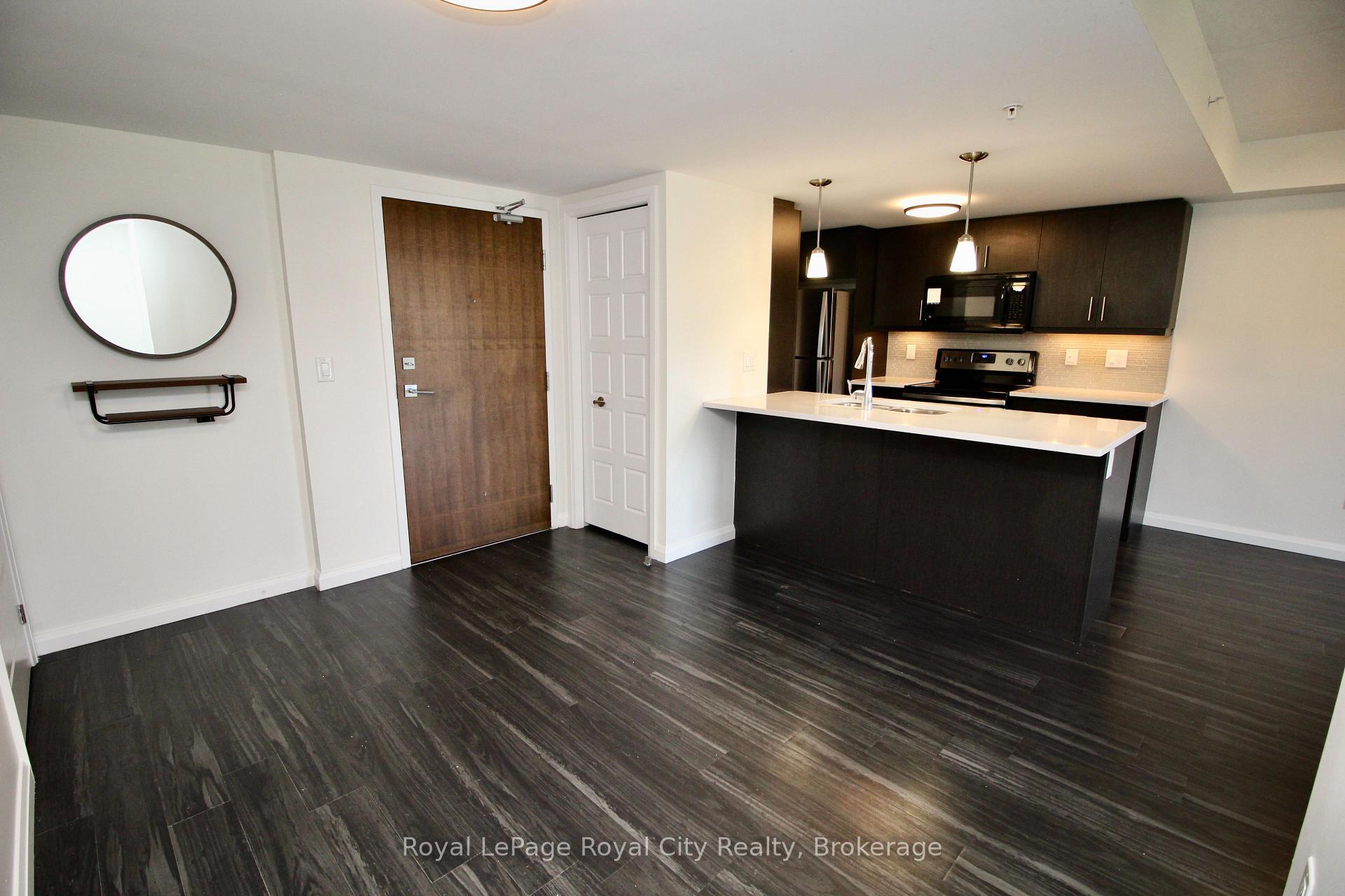 Photo 4 of 17 Kay Crescent, Guelph, Pineridge/Westminster Woods — HOMEH