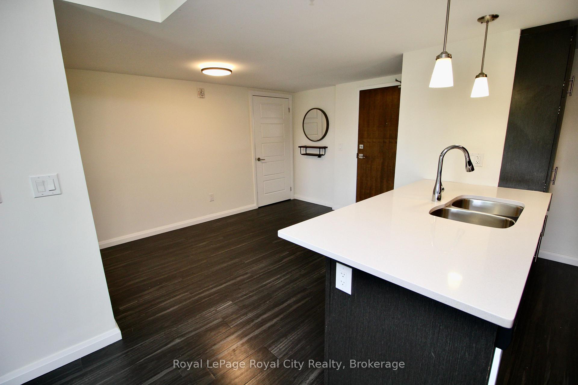 Photo 5 of 17 Kay Crescent, Guelph, Pineridge/Westminster Woods — HOMEH