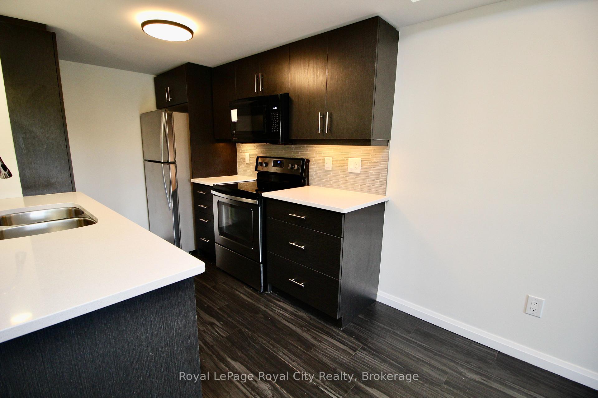 Photo 7 of 17 Kay Crescent, Guelph, Pineridge/Westminster Woods — HOMEH