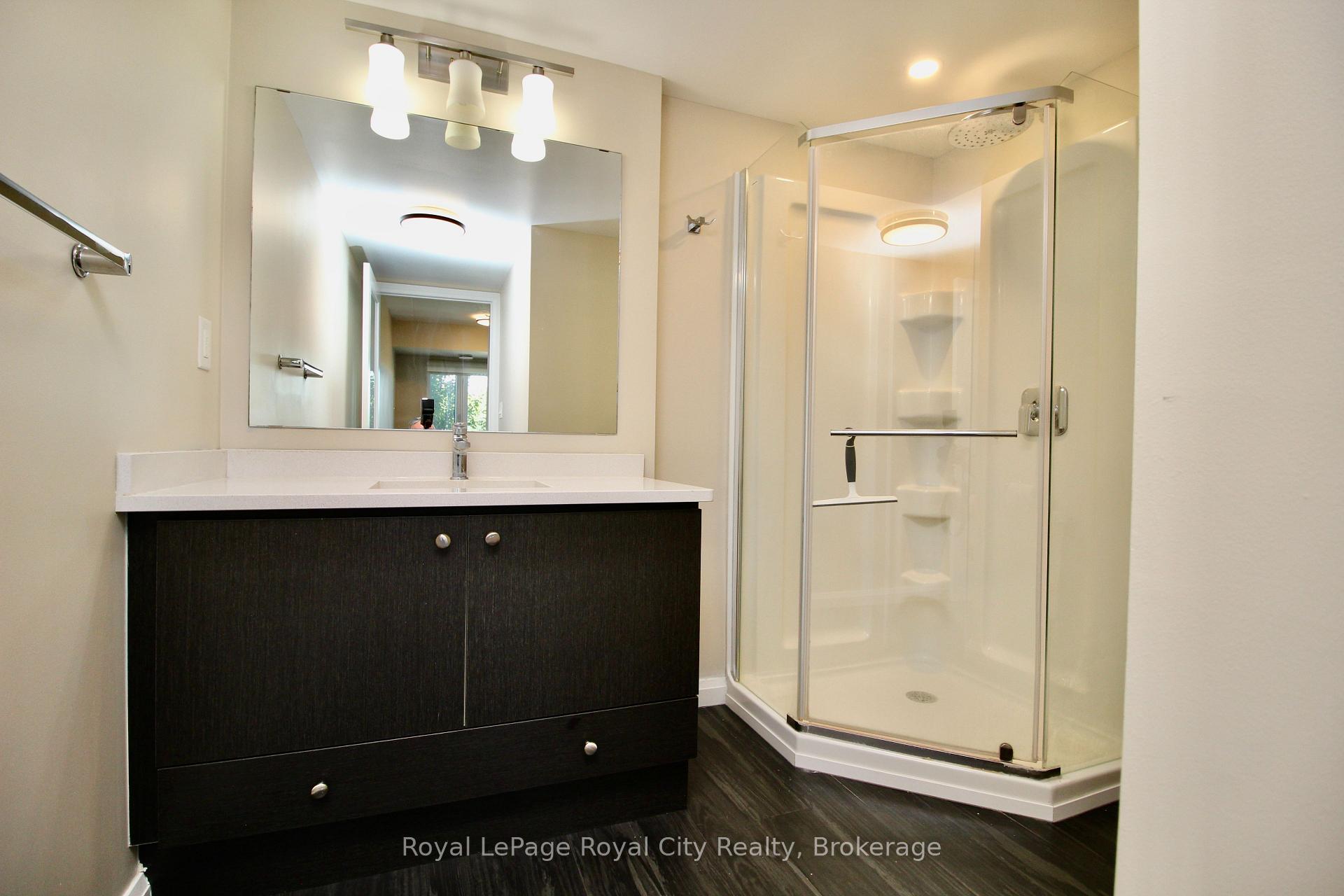 Photo 12 of 17 Kay Crescent, Guelph, Pineridge/Westminster Woods — HOMEH