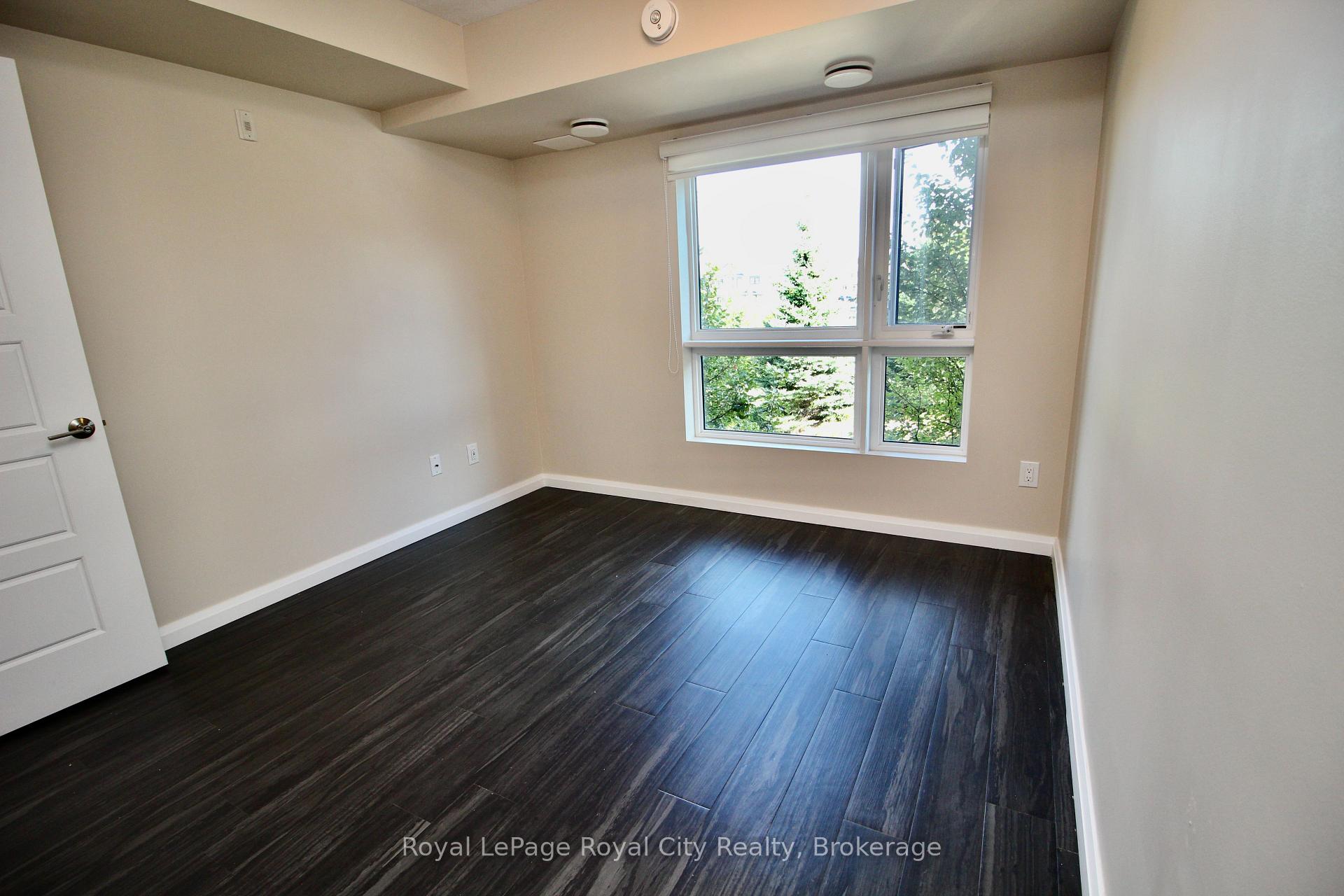 Photo 14 of 17 Kay Crescent, Guelph, Pineridge/Westminster Woods — HOMEH