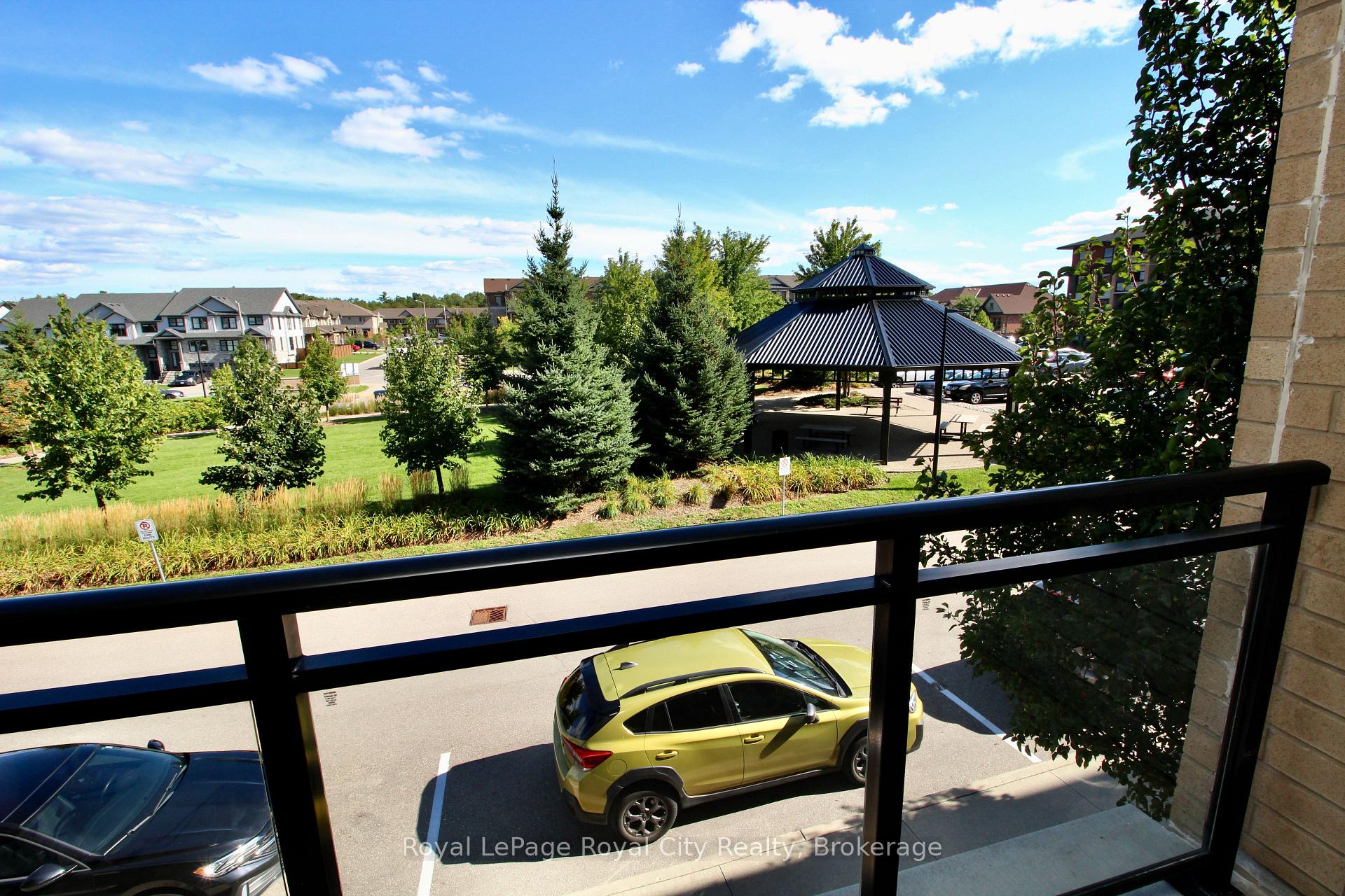 Photo 18 of 17 Kay Crescent, Guelph, Pineridge/Westminster Woods — HOMEH