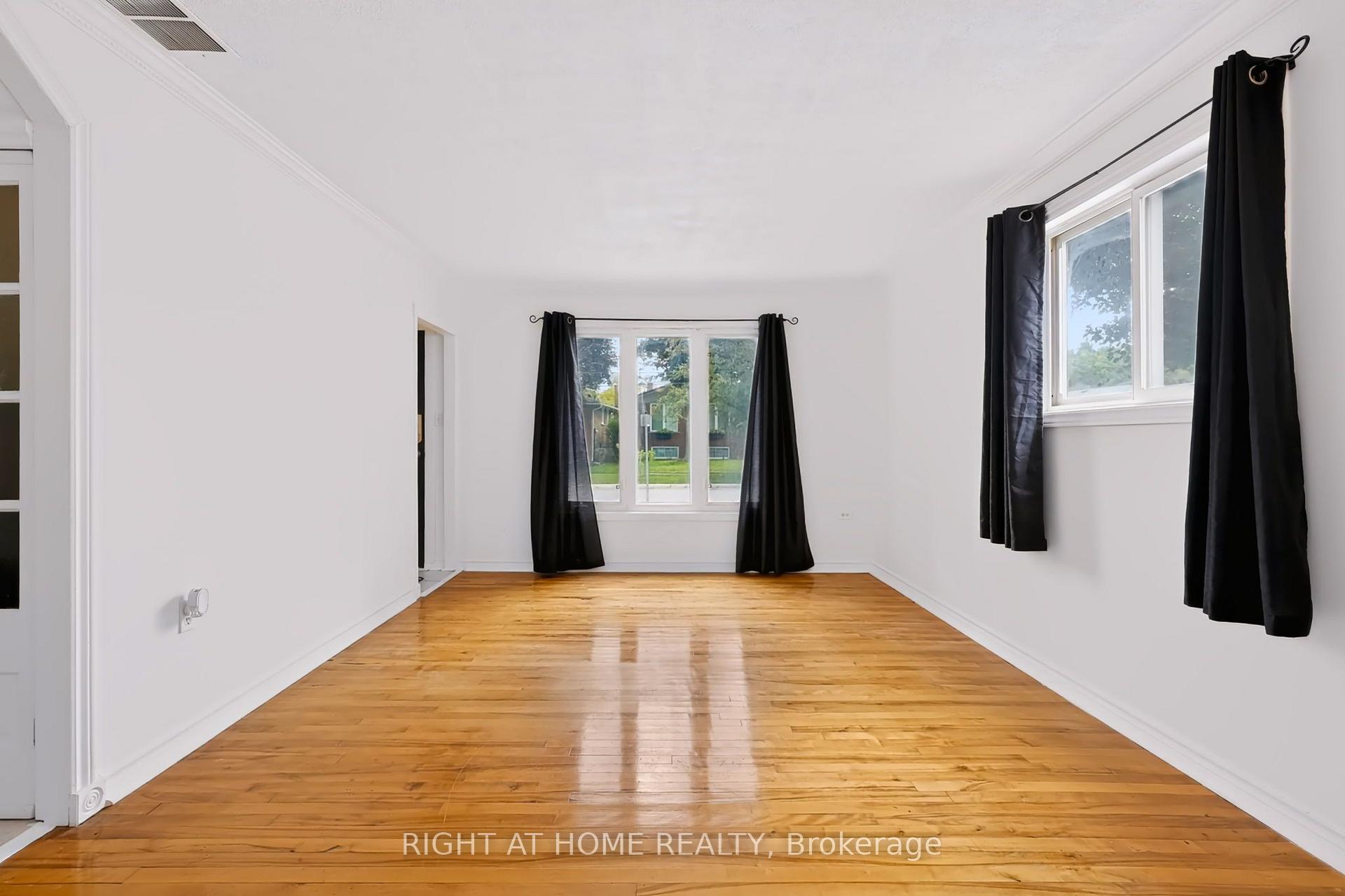 Photo 6 of 66 Frederick Street, Brampton, Downtown Brampton — HOMEH