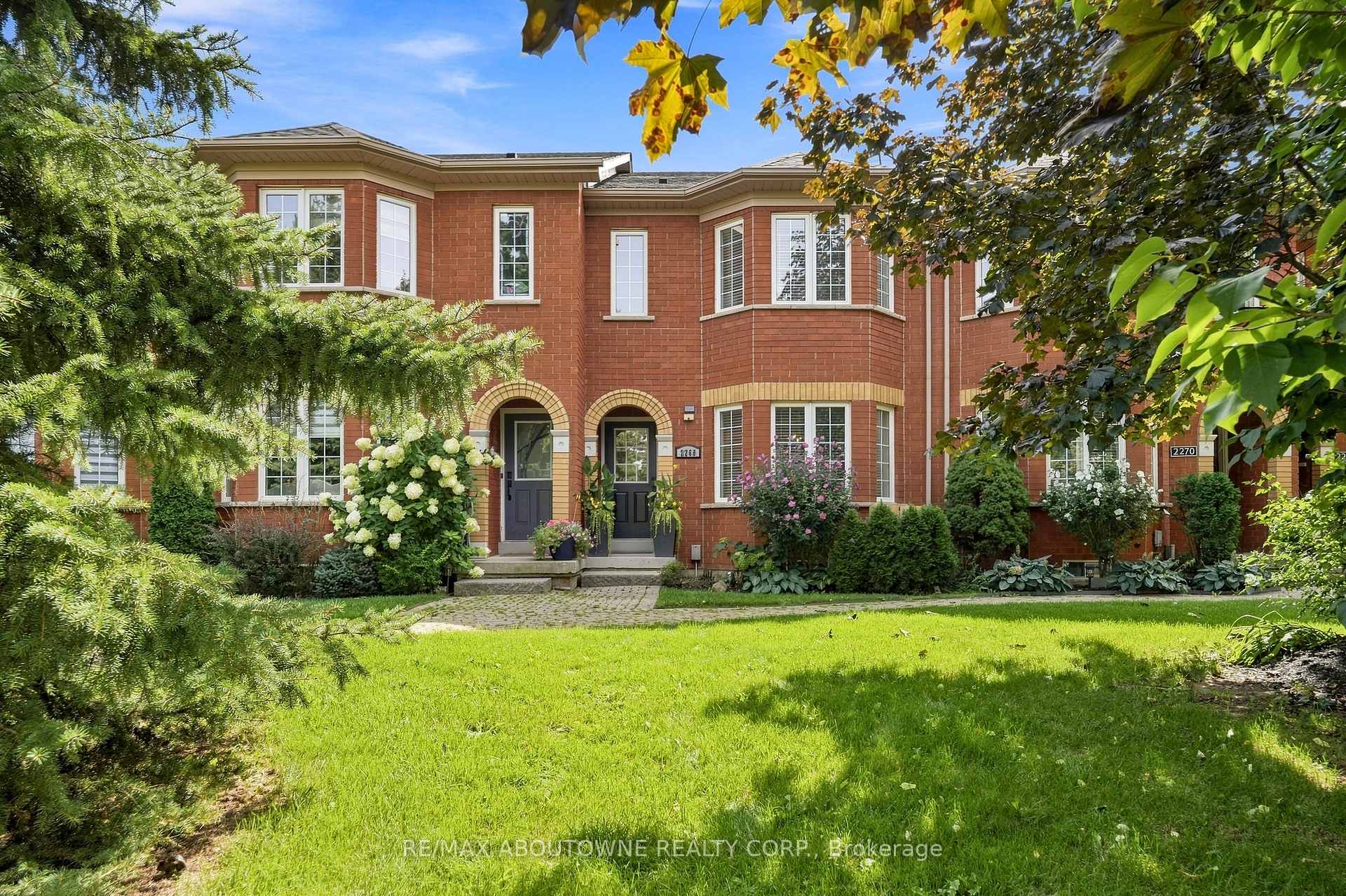Front of 2268 Westoak Trails Boulevard
