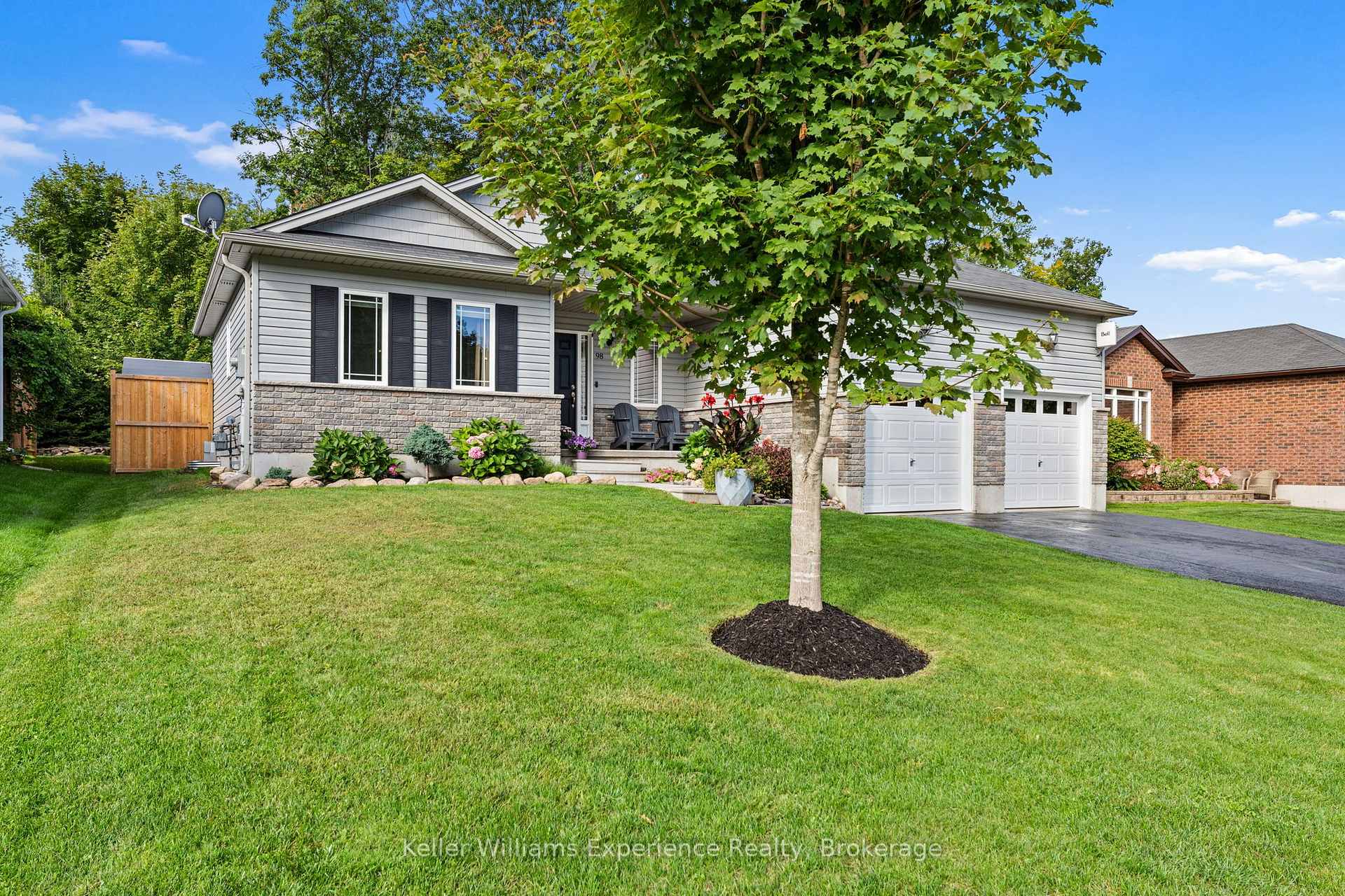 Photo 2 of 98 Anderson Crescent, Tay, Victoria Harbour — HOMEH