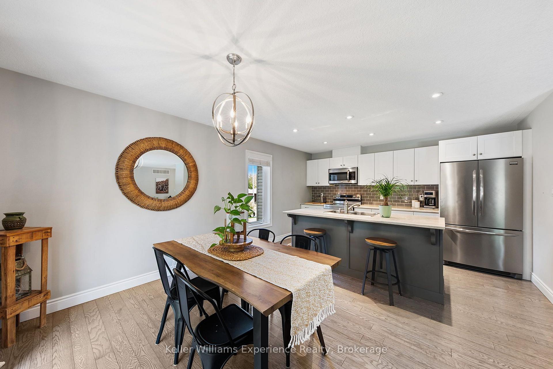 Photo 10 of 98 Anderson Crescent, Tay, Victoria Harbour — HOMEH
