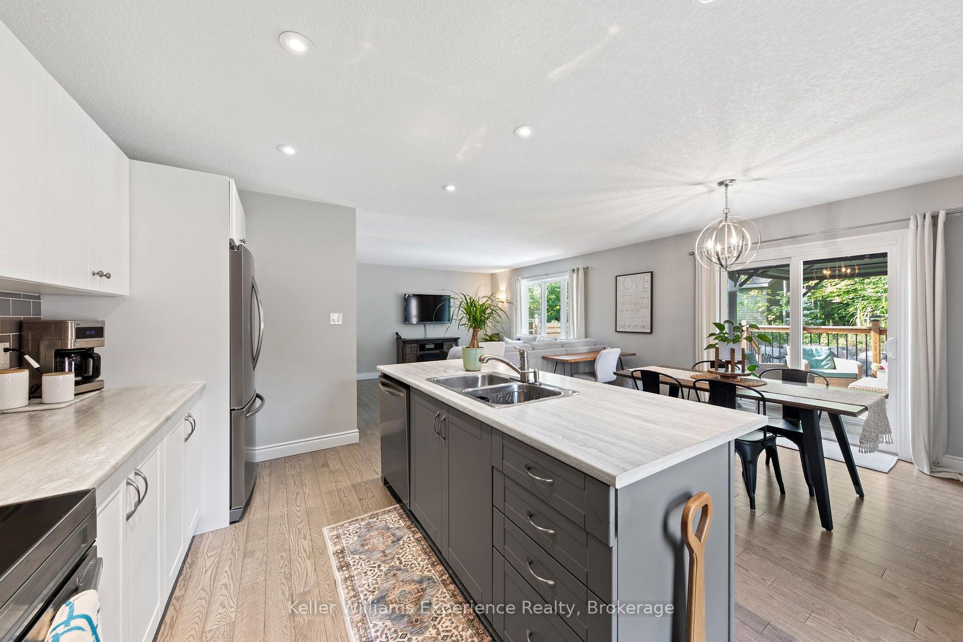 Photo 13 of 98 Anderson Crescent, Tay, Victoria Harbour — HOMEH