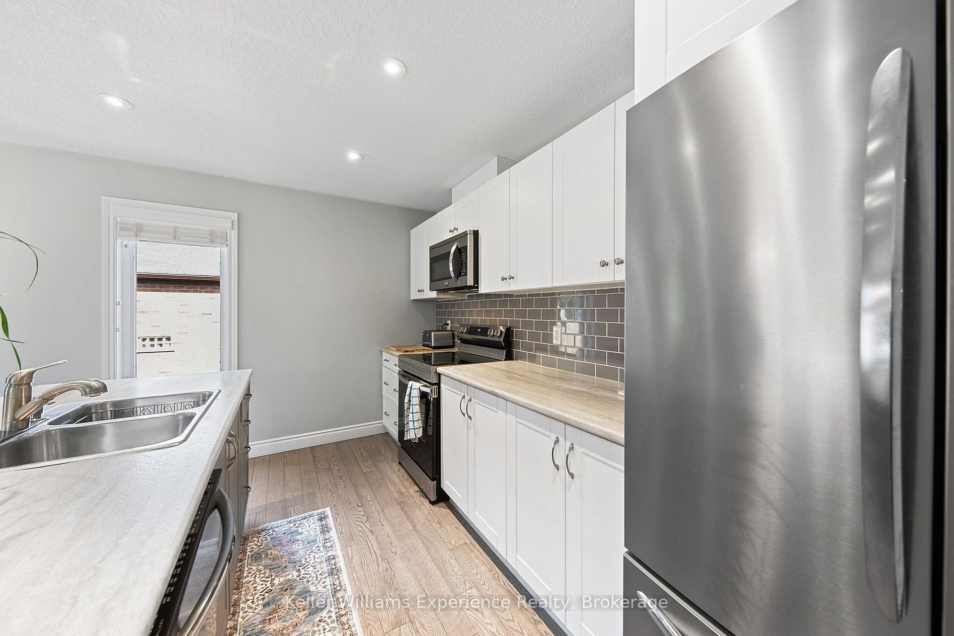 Photo 14 of 98 Anderson Crescent, Tay, Victoria Harbour — HOMEH