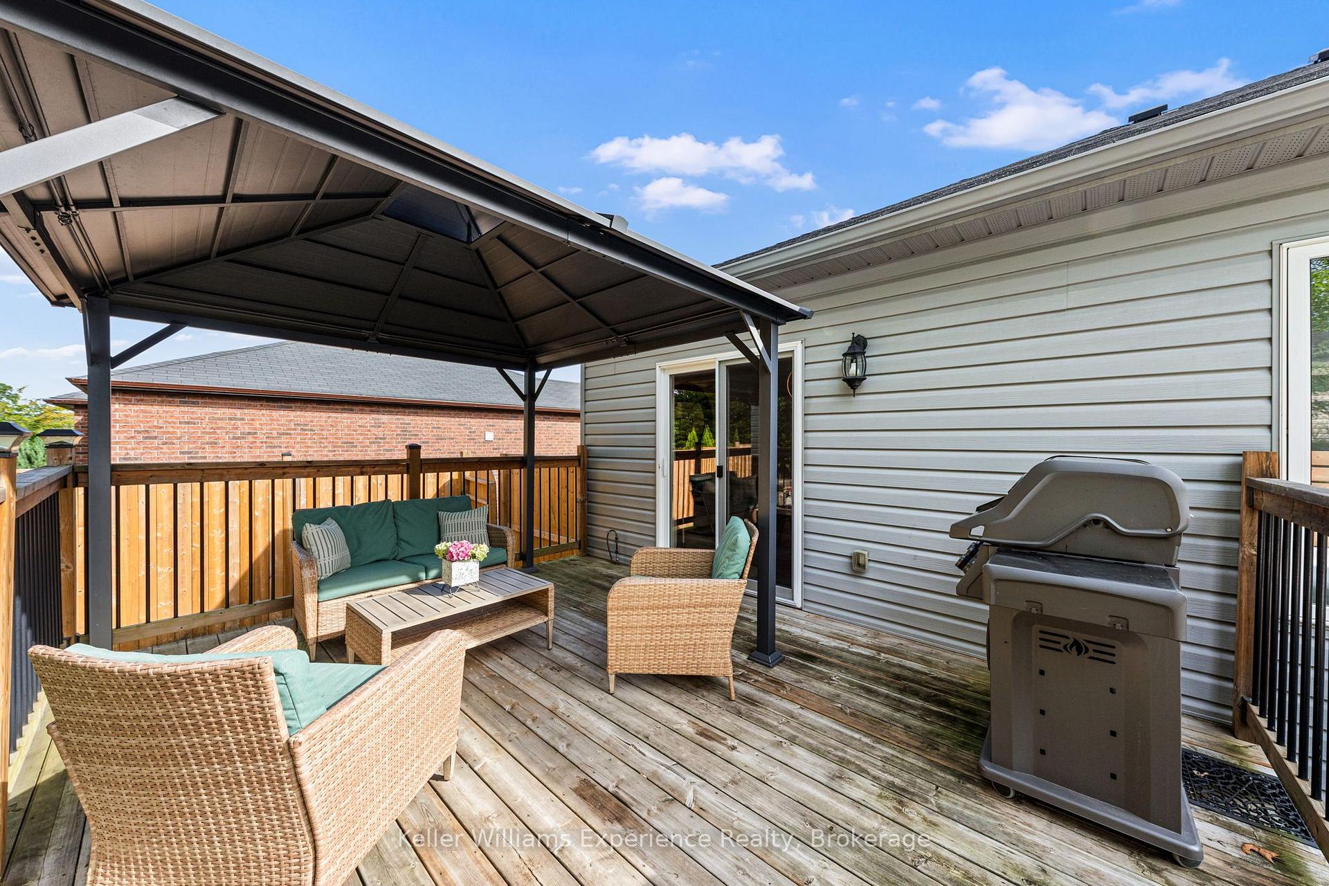 Photo 30 of 98 Anderson Crescent, Tay, Victoria Harbour — HOMEH